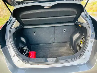 Nissan Leaf 2019 - 14750 EUR, 56425 km - AUTO.MOTO.pt - 56425km - foto 36 de 40
