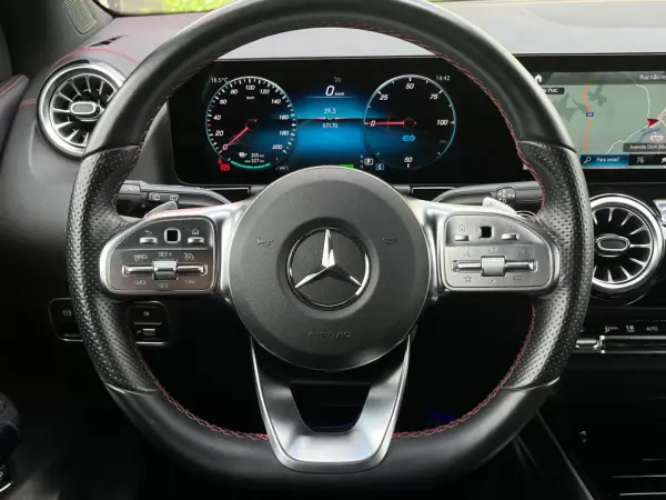 Mercedes-Benz EQA 2022 - 31500 EUR, 99000 km - AUTO.MOTO.pt - 99000km - foto 5 de 9
