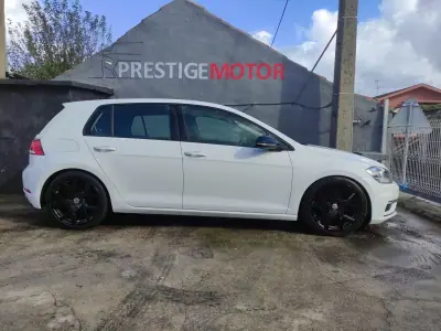 Volkswagen Golf 2018 - 15900 EUR, 106000 km - AUTO.MOTO.pt - 106000km - foto 5 de 29