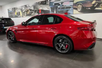 Alfa Romeo Giulia 2018 - 62500 EUR, 53000 km - AUTO.MOTO.pt - 53000km - foto 28 de 60