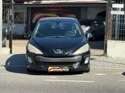 Peugeot 308 2010 - 8000 EUR, 163281 km - AUTO.MOTO.pt - 163281km - foto 3 de 17