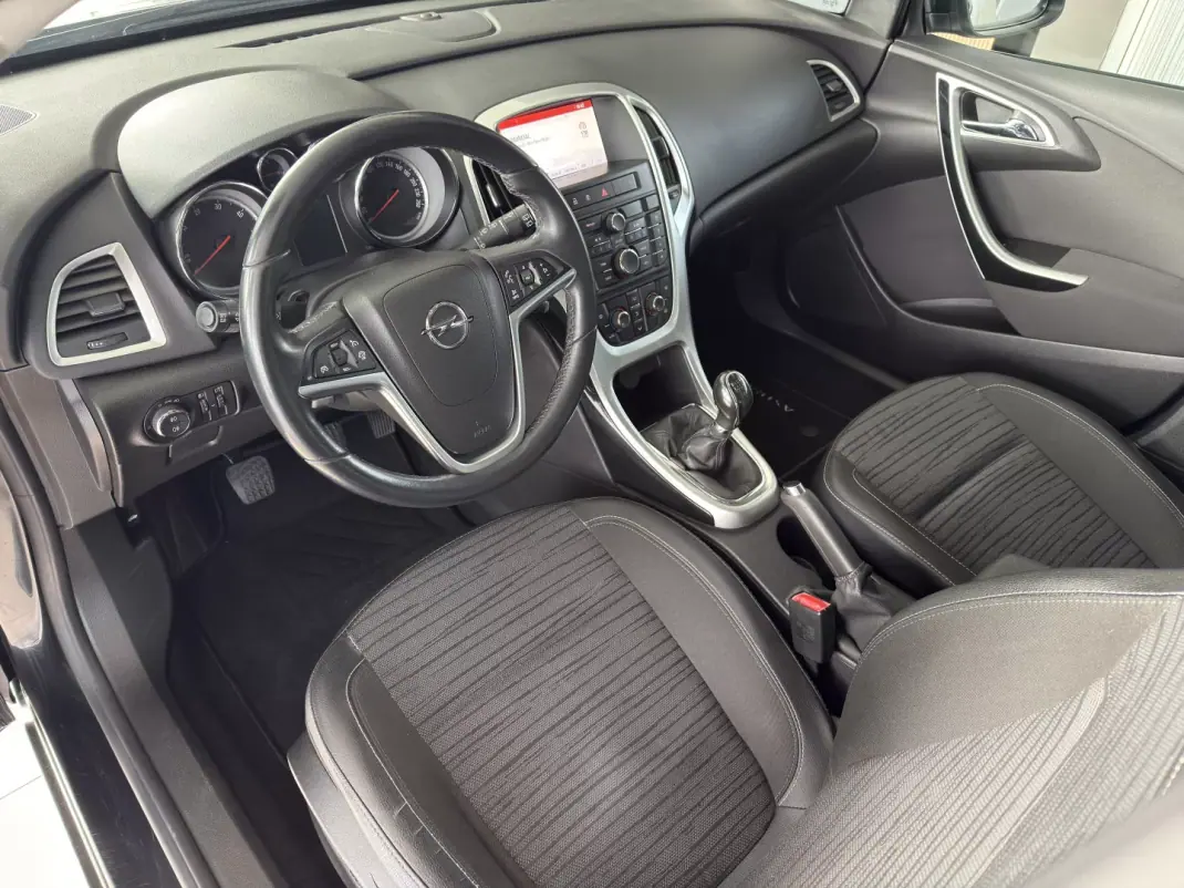 Opel Astra Sports Tourer 2014 - 7990 EUR, 189805 km - AUTO.MOTO.pt - 189805km - foto 4 de 21