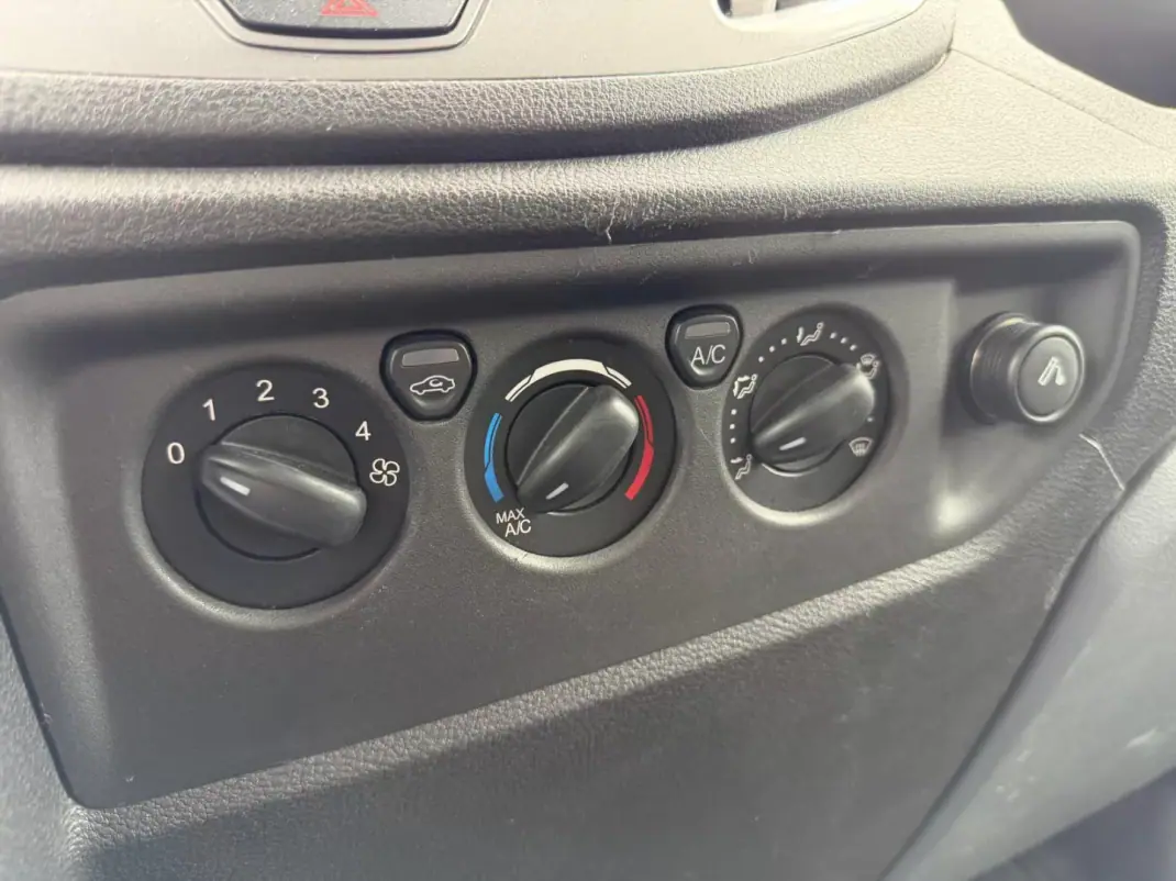 Ford 2016 - 19500 EUR, 147000 km - AUTO.MOTO.pt - 147000km - foto 9 de 10