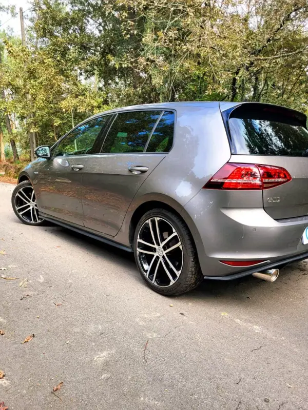Volkswagen Golf 2015 - 16990 EUR, 218000 km - AUTO.MOTO.pt - 218000km - foto 12 de 25