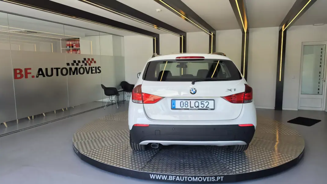 BMW X1 2011 - 9900 EUR, 192351 km - AUTO.MOTO.pt - 192351km - foto 17 de 52