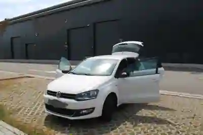 Volkswagen Polo 2012 - 7000 EUR, 115400 km - 115400km - foto 3 de 8