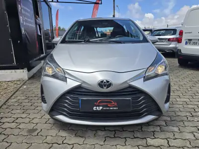 Toyota Yaris 2020 - 13490 EUR, 130000 km - AUTO.MOTO.pt - 130000km - foto 4 de 14