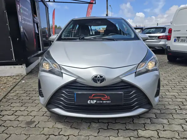 Toyota Yaris 2020 - 13490 EUR, 130000 km - AUTO.MOTO.pt - 130000km - foto 4 de 14