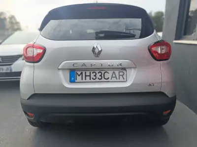Renault Captur 2016 - 12490 EUR, 138211 km - AUTO.MOTO.pt - 138211km - foto 9 de 30