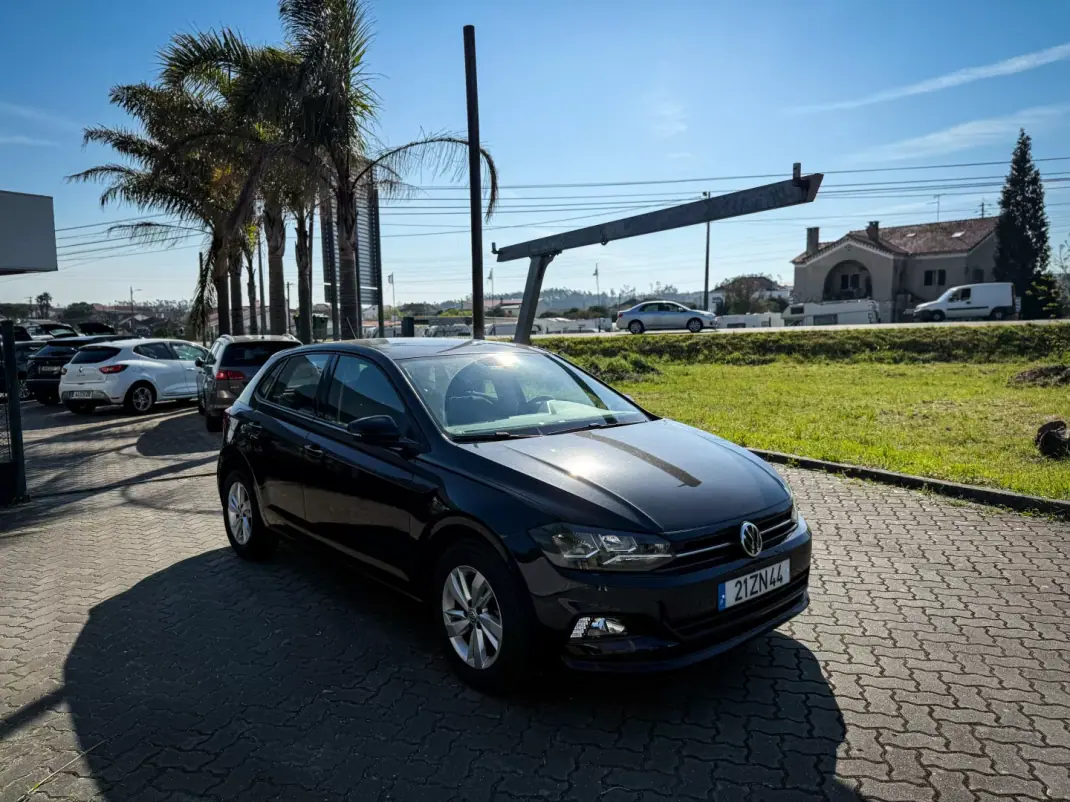 Volkswagen Polo 2019 - 12990 EUR, 90000 km - AUTO.MOTO.pt - 90000km - foto 9 de 12
