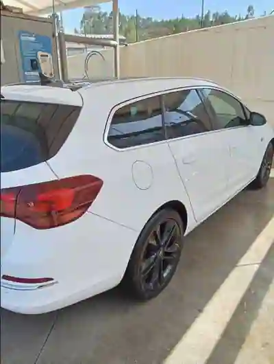Opel Astra Sports Tourer 2016 - 6500 EUR, 114870 km - AUTO.MOTO.pt - 114870km - foto 5 de 12