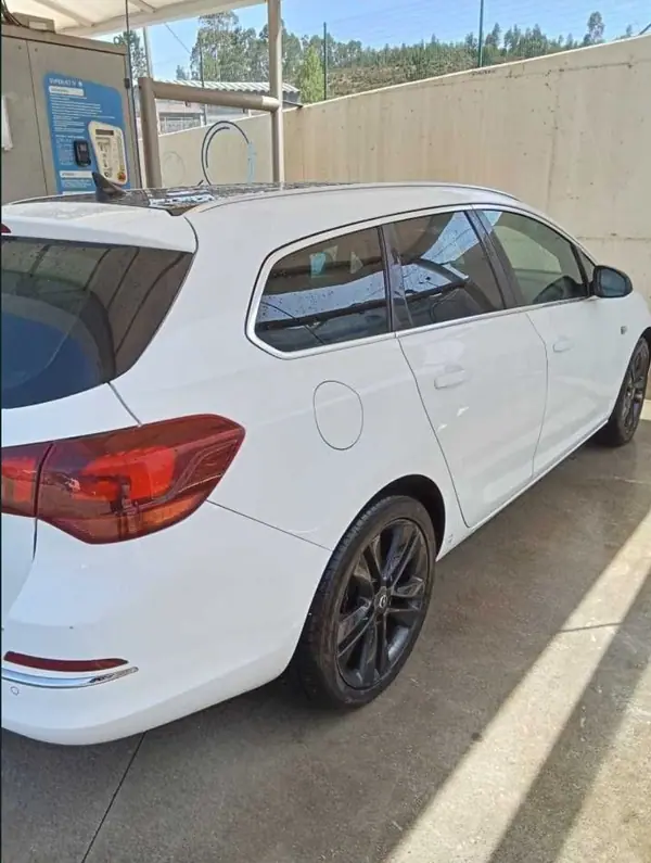 Opel Astra Sports Tourer 2016 - 6500 EUR, 114870 km - AUTO.MOTO.pt - 114870km - foto 5 de 12