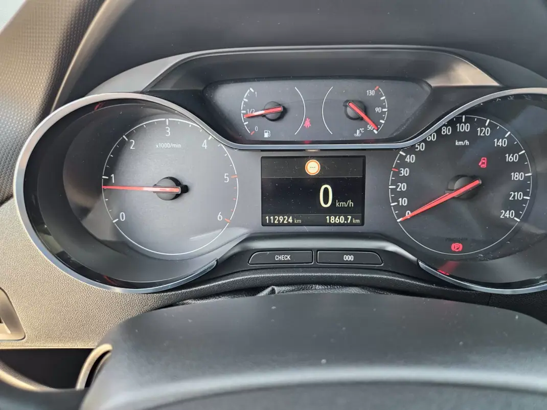 Opel Crossland X 2018 - 12800 EUR, 112200 km - 112200km - foto 42 de 45