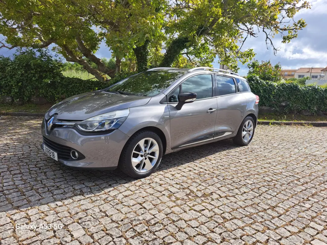 Renault Clio Sport Tourer 2016 - 8990 EUR, 145350 km - AUTO.MOTO.pt - 145350km - foto 2 de 19