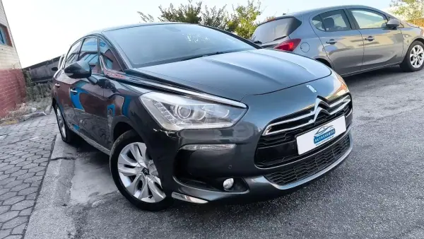 Citroën DS5 2014 - 10500 EUR, 188000 km - AUTO.MOTO.pt - 188000km - foto 2 de 17