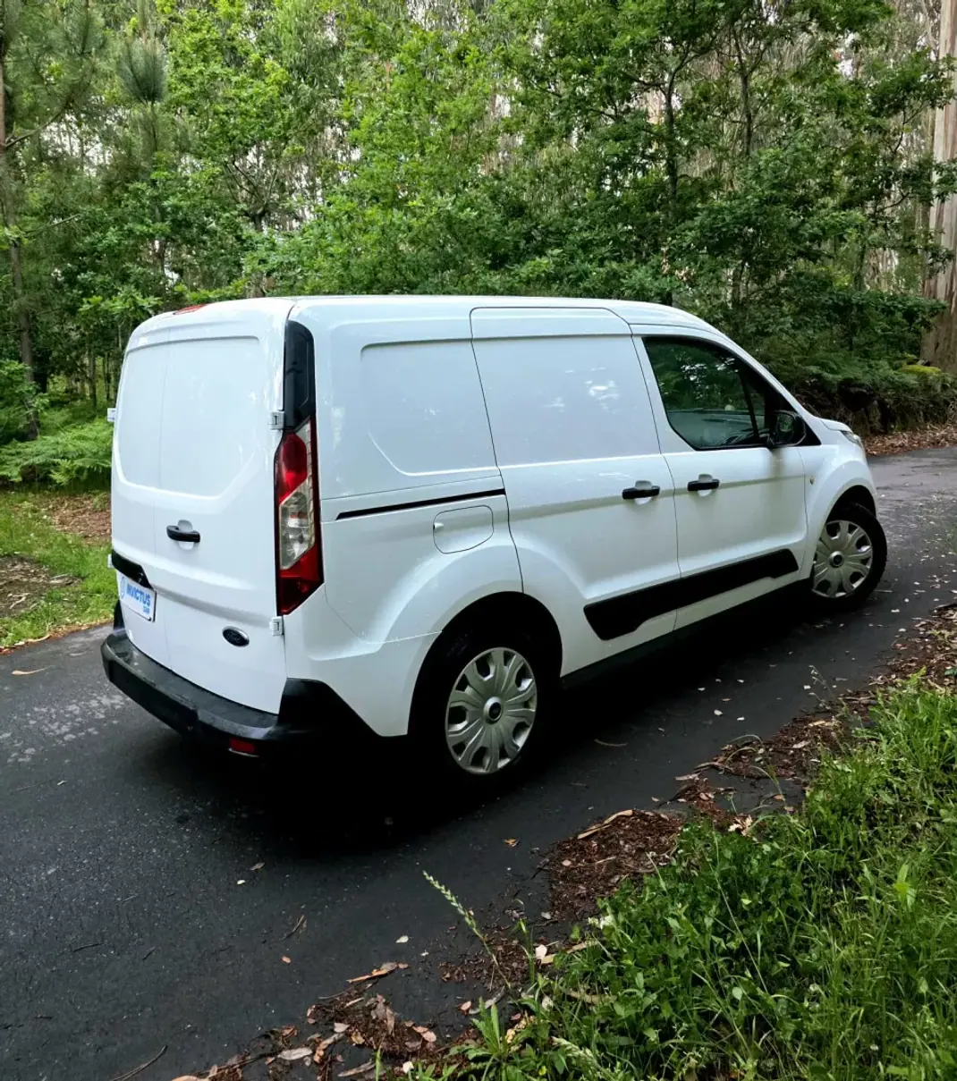 Ford Transit Connect 2019 - 11990 EUR, 144000 km - AUTO.MOTO.pt - 144000km - foto 9 de 27