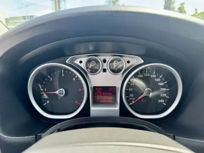 Ford Focus 2009 - 7250 EUR, 177000 km - AUTO.MOTO.pt - 177000km - foto 19 de 23