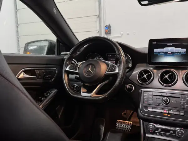 Mercedes-Benz CLA 220 2015 - 20990 EUR, 164000 km - AUTO.MOTO.pt - 164000km - foto 13 de 23