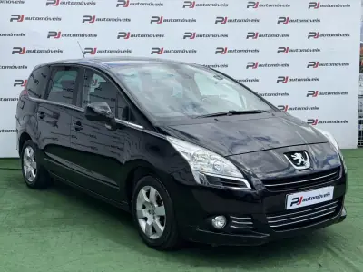Peugeot 5008 2010 - 7500 EUR, 191000 km - AUTO.MOTO.pt - 191000km - foto 4 de 17