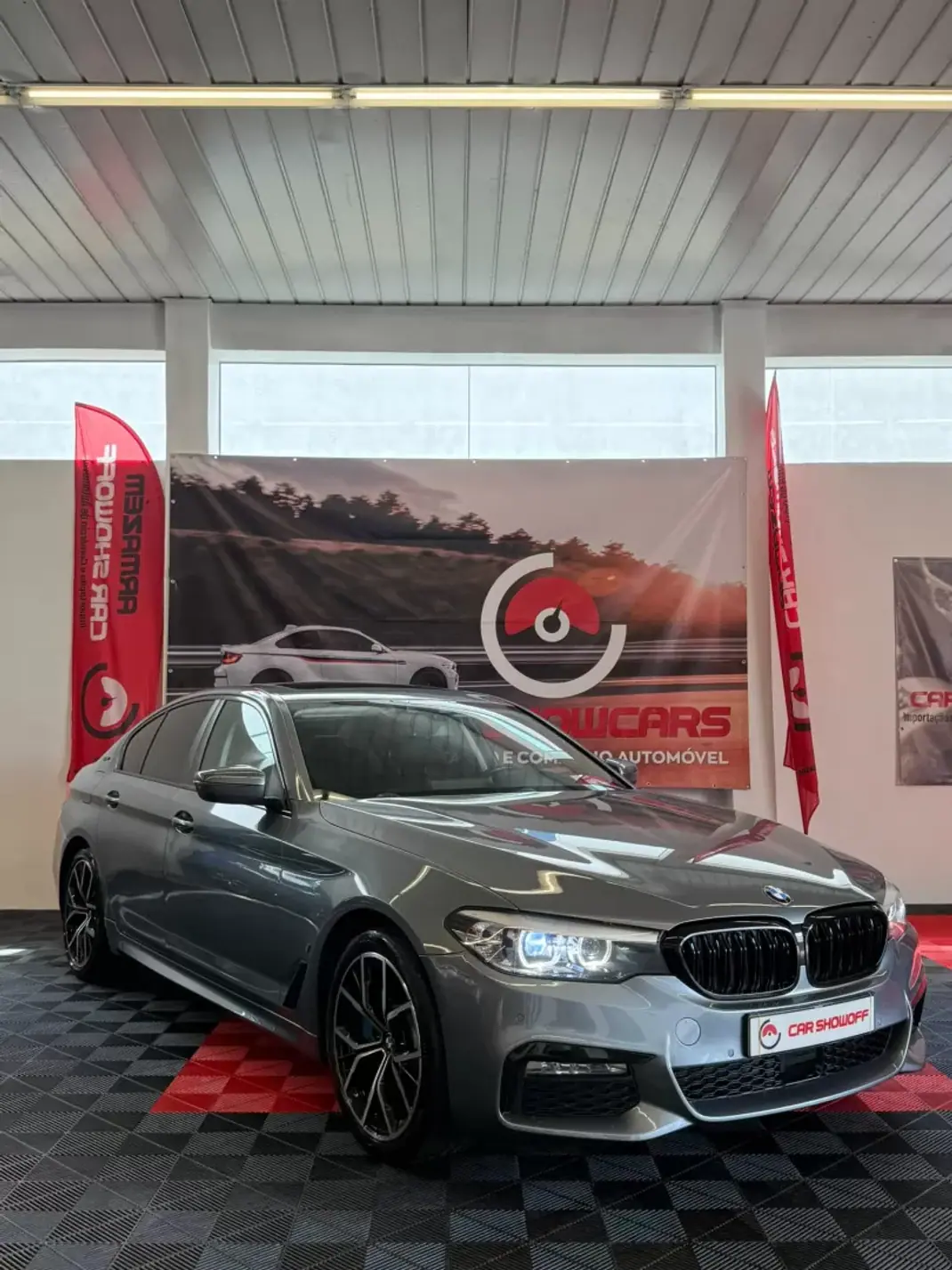 BMW 530e 2018 - 24900 EUR, 178000 km - AUTO.MOTO.pt - 178000km - foto 1 de 11