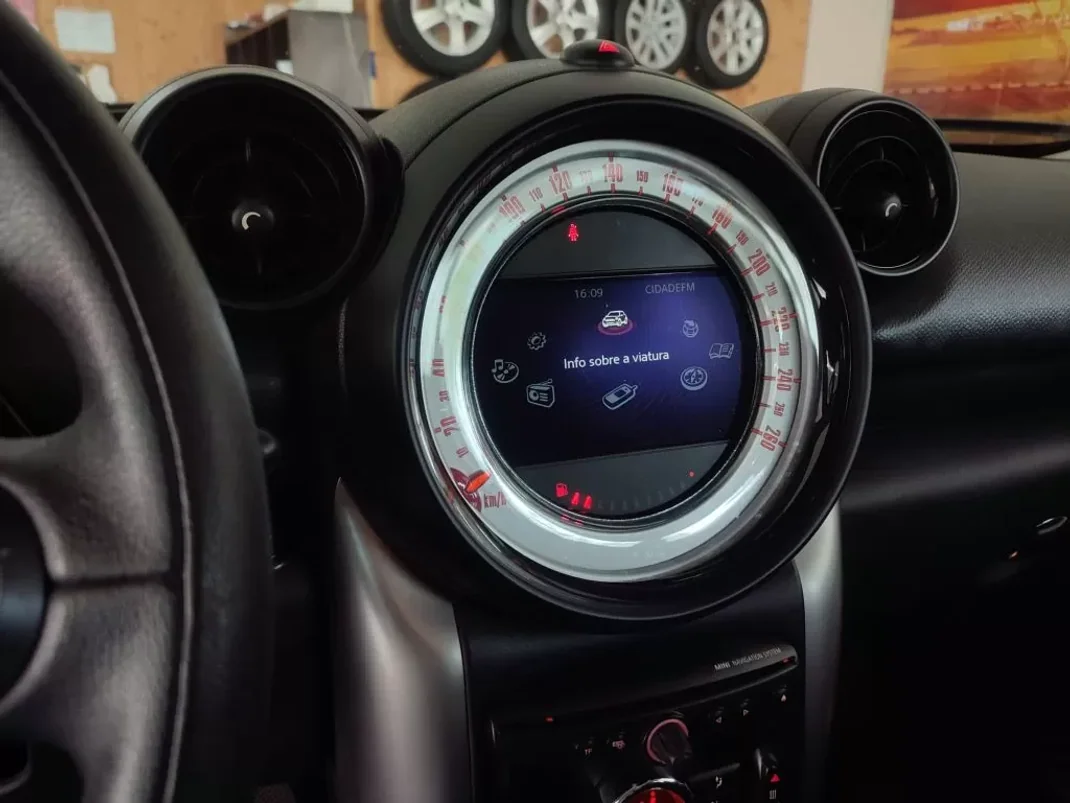 MINI Countryman 2013 - 13700 EUR, 149000 km - AUTO.MOTO.pt - 149000km - foto 11 de 15