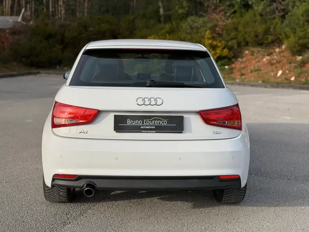 Audi A1 Sportback 2017 - 11900 EUR, 101200 km - 101200km - foto 18 de 20