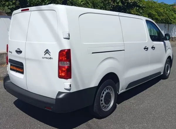 Citroën Jumpy 2021 - 16490 EUR, 129100 km - AUTO.MOTO.pt - 129100km - foto 6 de 18