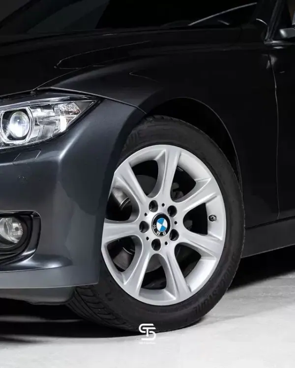 BMW 318 2016 - 15950 EUR, 163810 km - AUTO.MOTO.pt - 163810km - foto 5 de 26