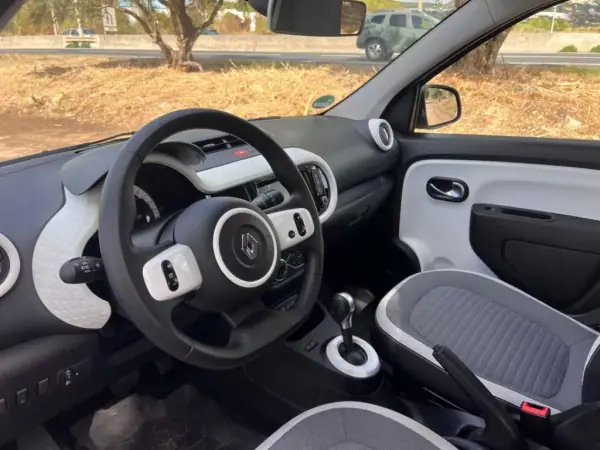 Renault Twingo 2022 - 15750 EUR, 11000 km - AUTO.MOTO.pt - 11000km - foto 19 de 46