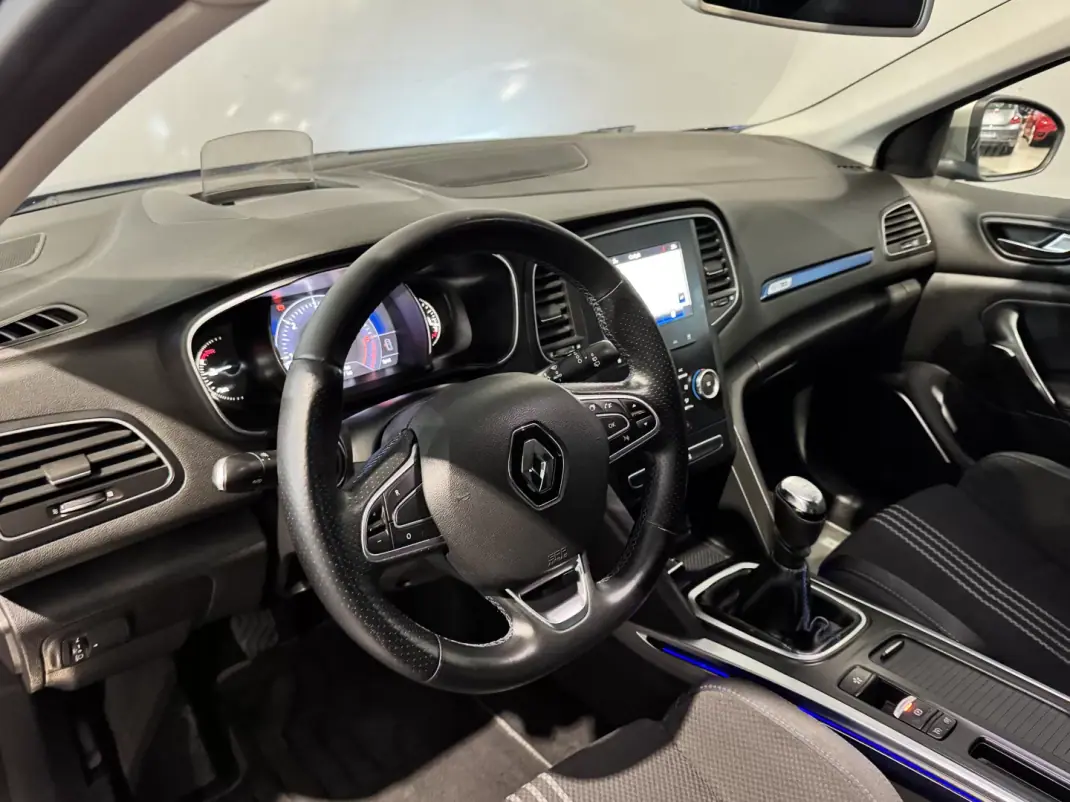 Renault Mégane Sport Tourer 2017 - 13900 EUR, 196500 km - 196500km - foto 46 de 51