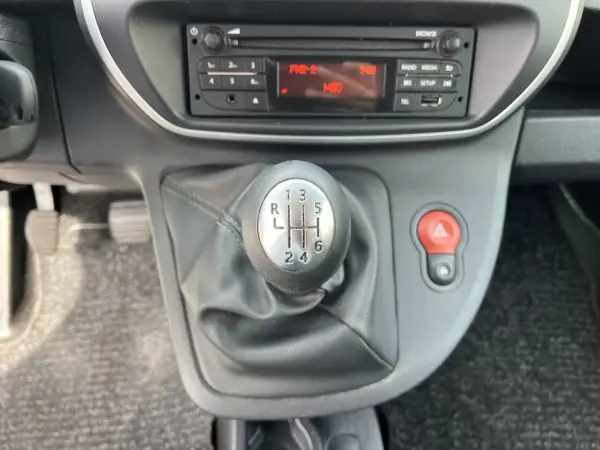 Renault Kangoo 2021 - 13250 EUR, 125000 km - AUTO.MOTO.pt - 125000km - foto 18 de 39