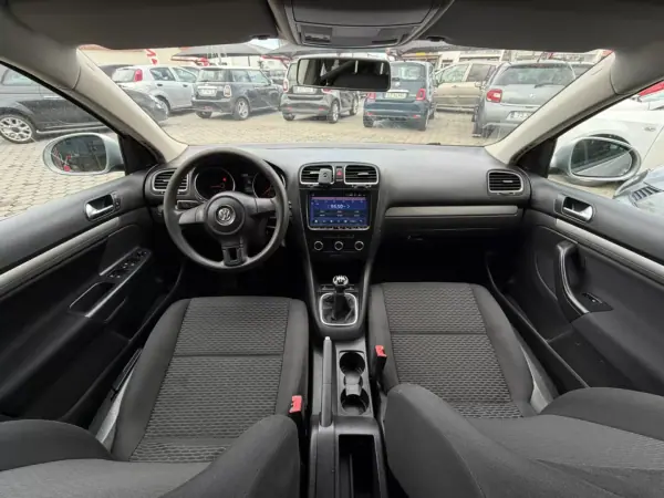 Volkswagen Golf Variant 2011 - 7900 EUR, 284928 km - AUTO.MOTO.pt - 284928km - foto 15 de 19