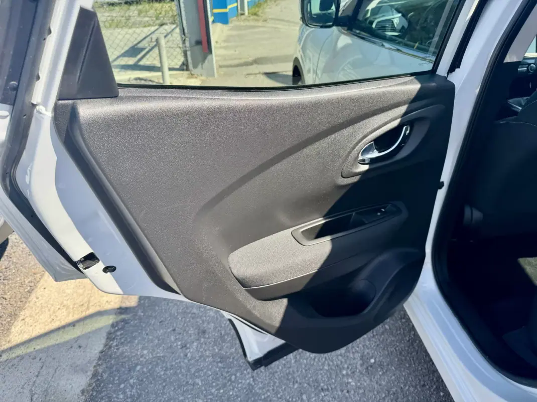 Renault Kadjar 2015 - 13950 EUR, 131333 km - 131333km - foto 22 de 28