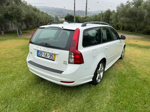 Volvo V50 2010 - 5500 EUR, 290000 km - 290000km - foto 4 de 9