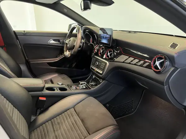 Mercedes-Benz CLA 45 AMG 2019 - 39990 EUR, 95000 km - AUTO.MOTO.pt - 95000km - foto 8 de 57