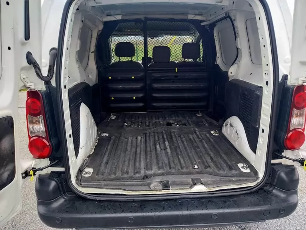Citroën BERLINGO VAN XL 1.5 BLUE HDI 3 LUGARES 2016 - 12500 EUR, 126000 km - AUTO.MOTO.pt - 126000km - foto 8 de 9