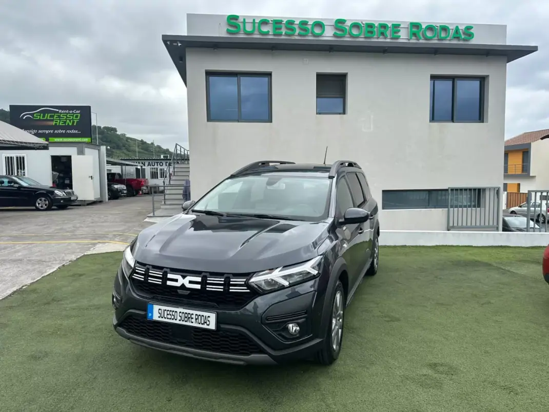 Dacia Jogger 2023 - 20990 EUR, 29799 km - AUTO.MOTO.pt - 29799km - foto 1 de 15