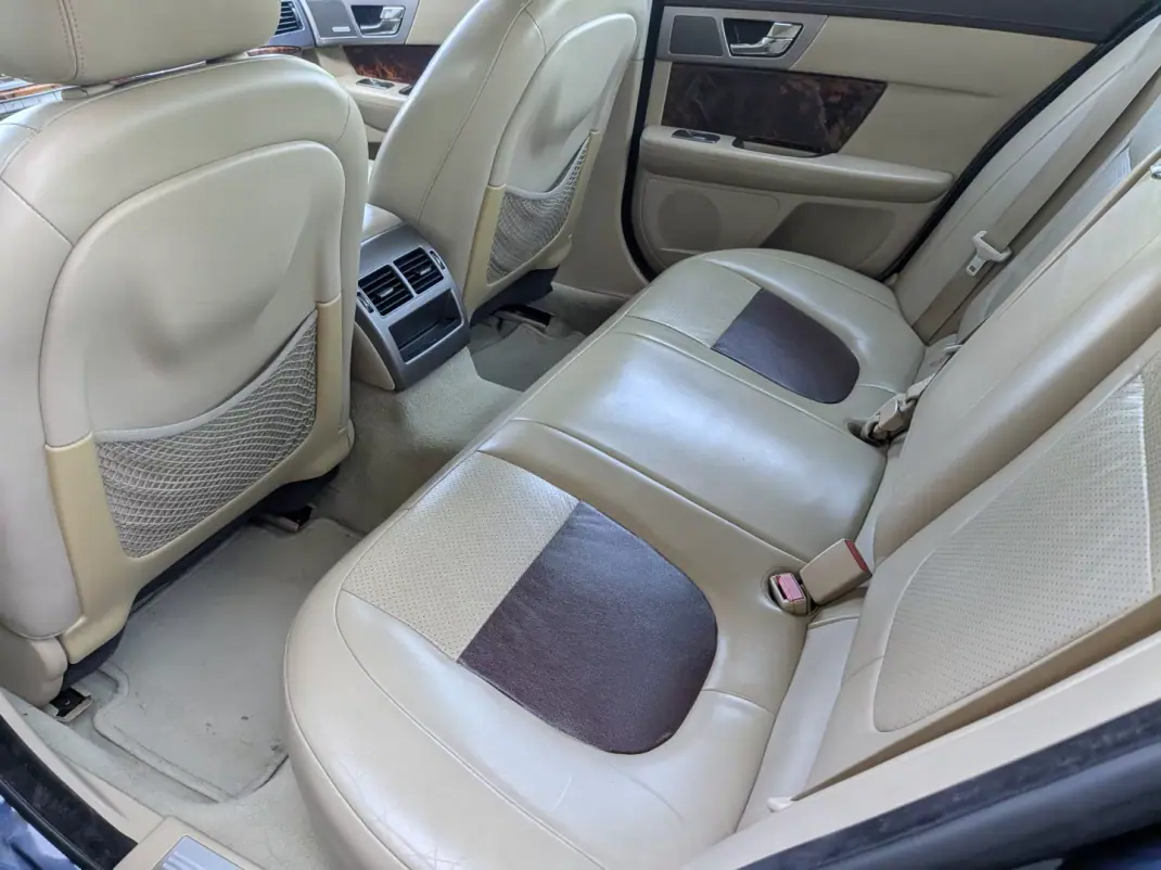 Jaguar XF 2008 - 8990 EUR, 330000 km - 330000km - foto 8 de 17