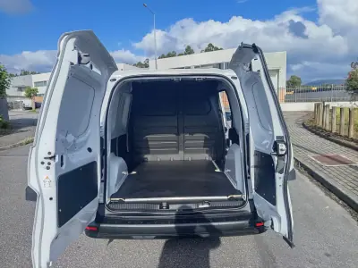 Renault Kangoo E-Tech 2022 - 16990 EUR, 30146 km - AUTO.MOTO.pt - 30146km - foto 9 de 16