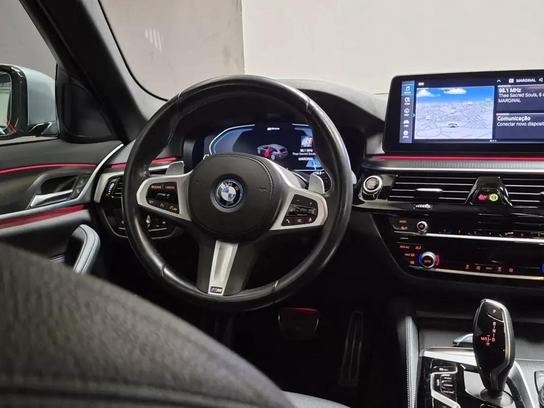 BMW 530e 2023 - 45990 EUR, 32272 km - AUTO.MOTO.pt - 32272km - foto 8 de 38