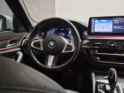 BMW 530e 2023 - 45990 EUR, 32272 km - AUTO.MOTO.pt - 32272km - foto 8 de 38