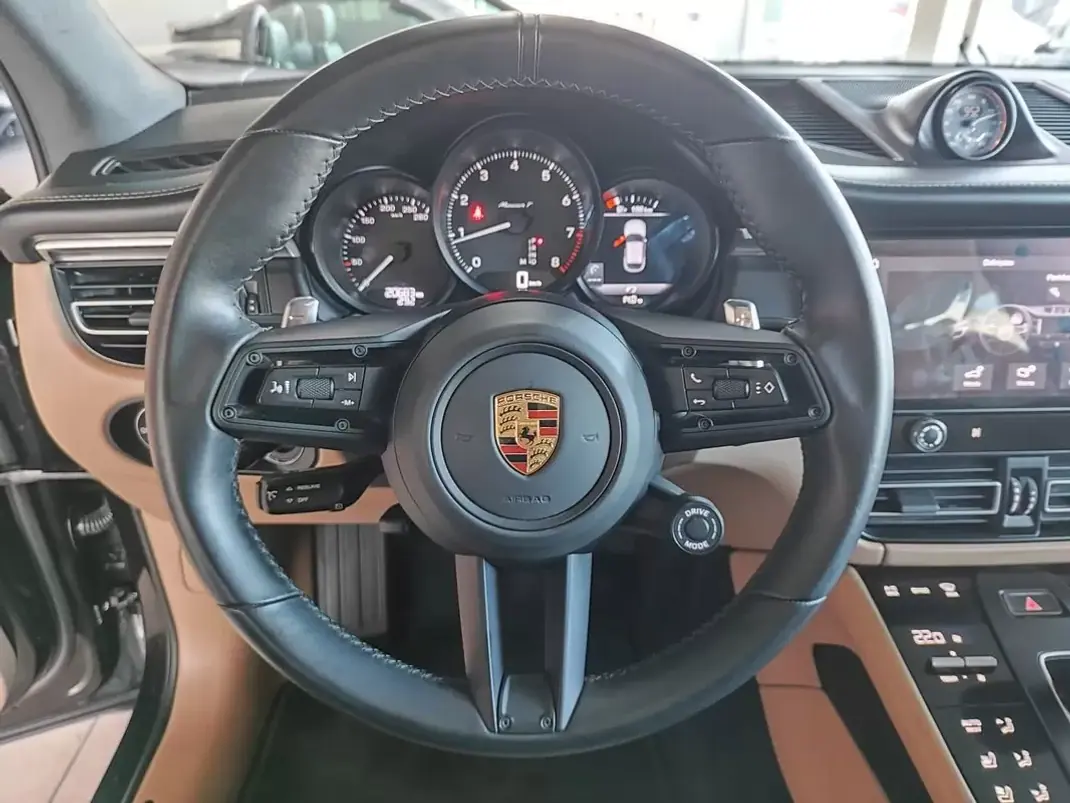 Porsche Macan 2024 - 84900 EUR, 20700 km - AUTO.MOTO.pt - 20700km - foto 31 de 41