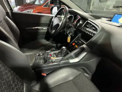 Peugeot 3008 2014 - 9800 EUR, 205634 km - AUTO.MOTO.pt - 205634km - foto 11 de 21