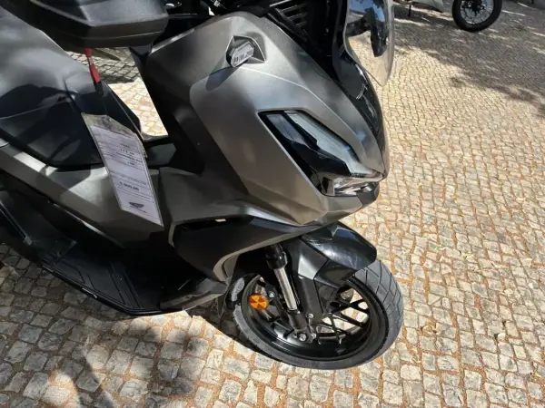 Honda ADV 150 2025 - 5900 EUR, 4926 km - AUTO.MOTO.pt - 4926km - foto 7 de 14