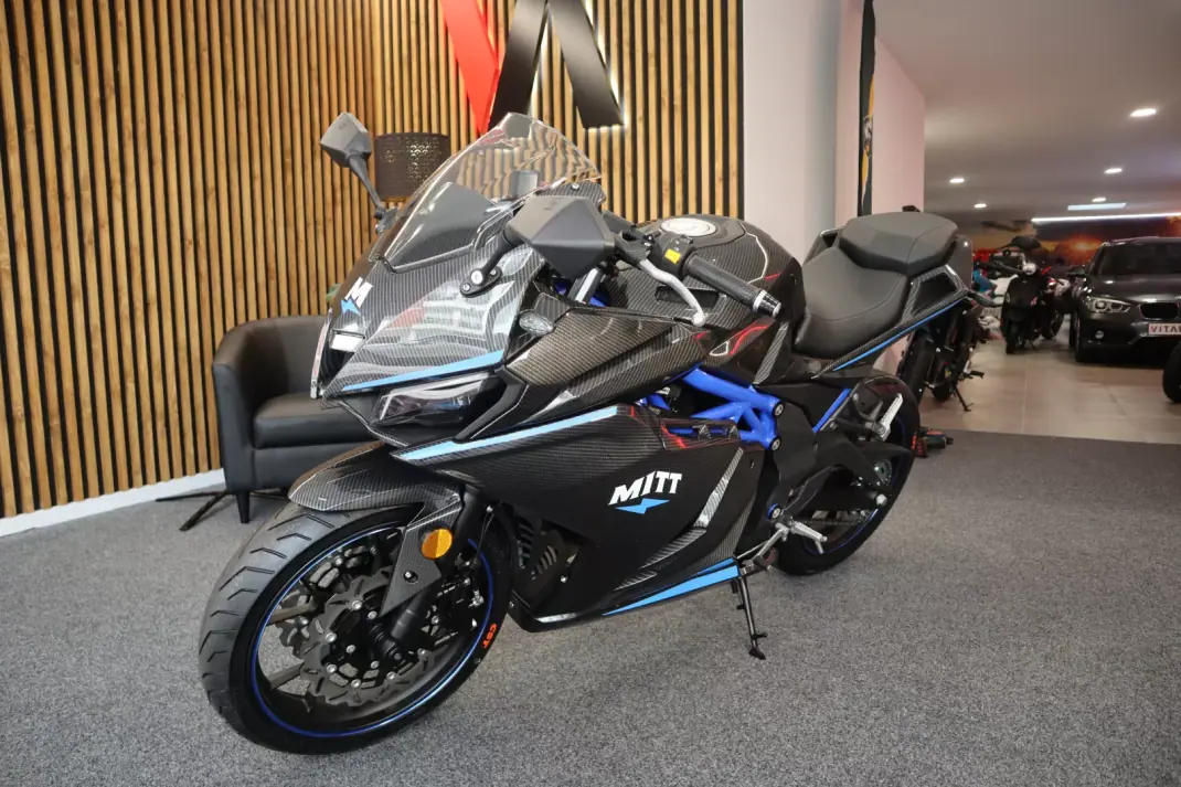 2026 - 3990 EUR, 1 km - AUTO.MOTO.pt - 1km - foto 1 de 8