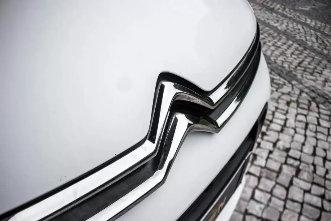 Citroën Grand C4 Spacetourer 2018 - 9900 EUR, 367153 km - AUTO.MOTO.pt - 367153km - foto 7 de 37