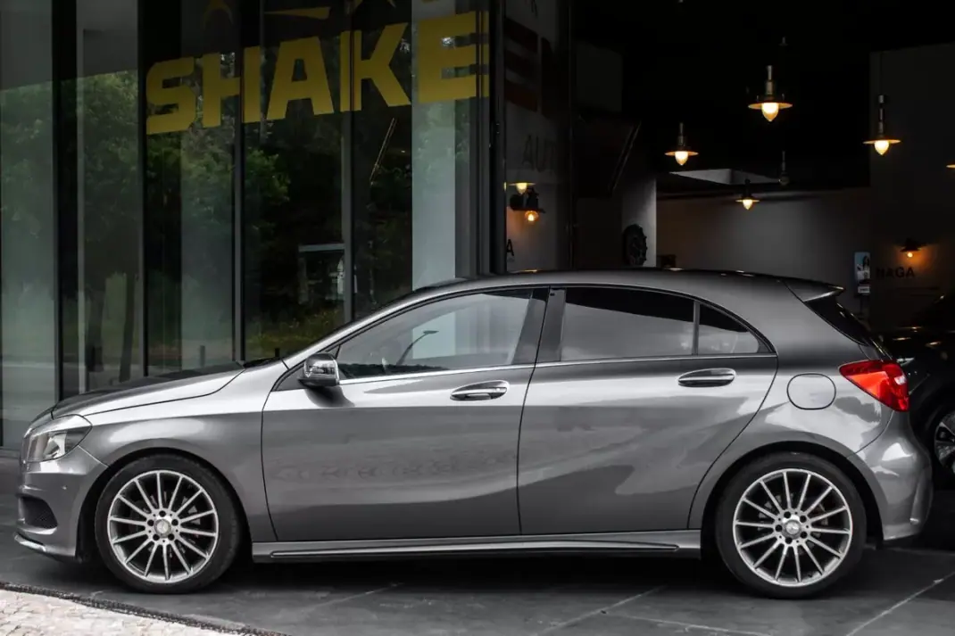 Mercedes-Benz A 180 2015 - 13990 EUR, 263650 km - AUTO.MOTO.pt - 263650km - foto 2 de 34
