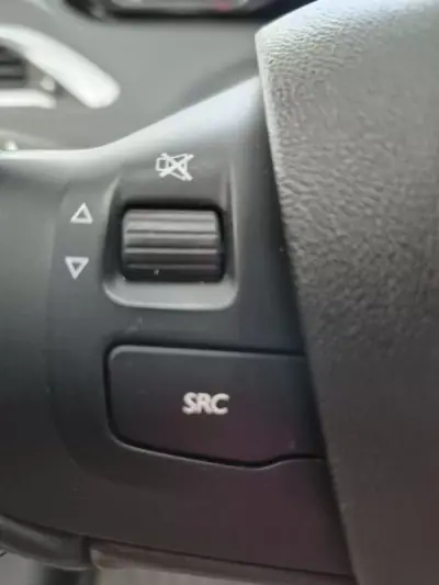 Peugeot 2008 2017 - 9999 EUR, 63500 km - 63500km - foto 28 de 33