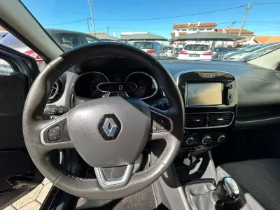 Renault Clio 2018 - 11950 EUR, 66571 km - 66571km - foto 11 de 20