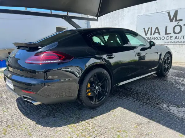 Porsche Panamera 2014 - 46000 EUR, 136900 km - AUTO.MOTO.pt - 136900km - foto 10 de 19